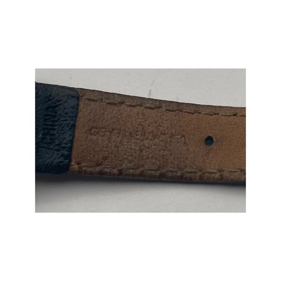 Kenneth Cole Reaction Women's Watch 22mm - Adjustable Leather Band - New Battery - Picture 8 of 10